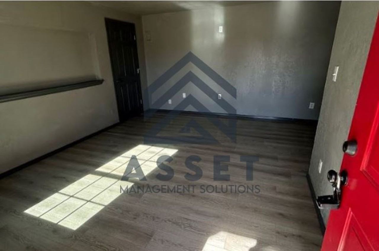 129 Se 52nd St - Photo 2 of 6