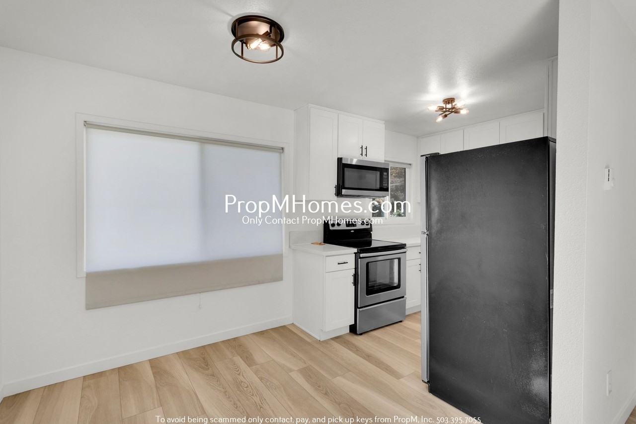 7020 N Burlington Ave - Photo 5 of 23