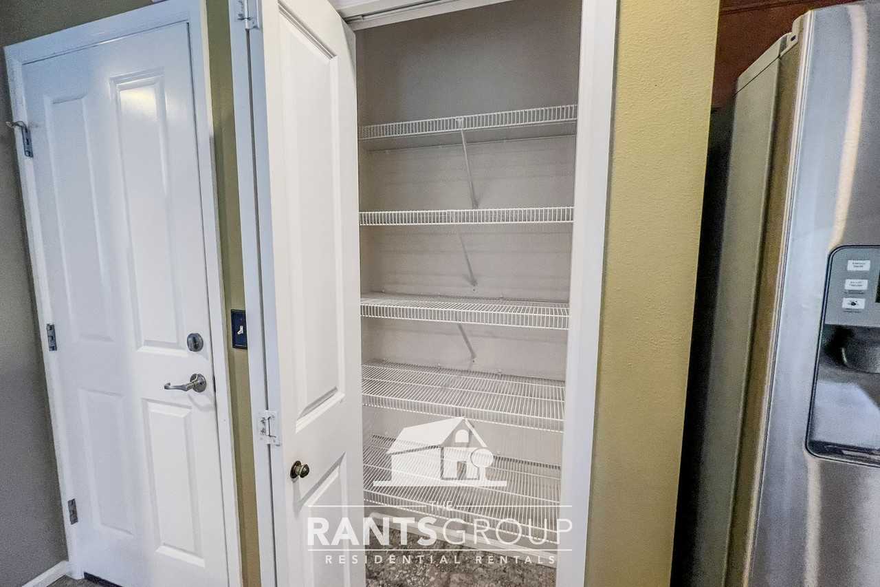 6733 Blade St Se - Photo 6 of 25