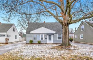 27151 Farringdon Ave - Photo 1 of 1