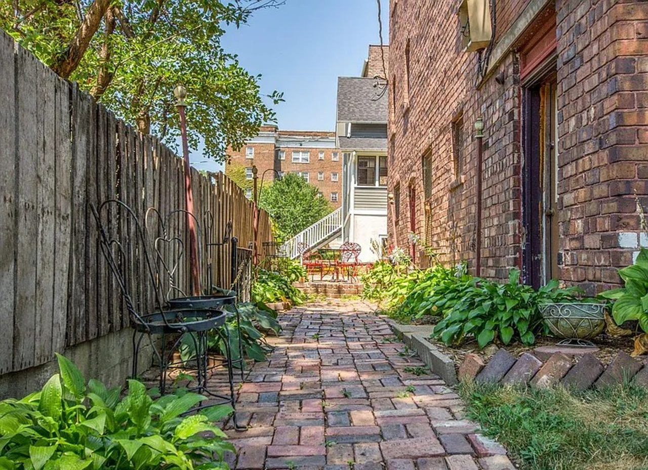 Historic Shermin Hills Apartments with a ton of charm! - Photo 5 of 18