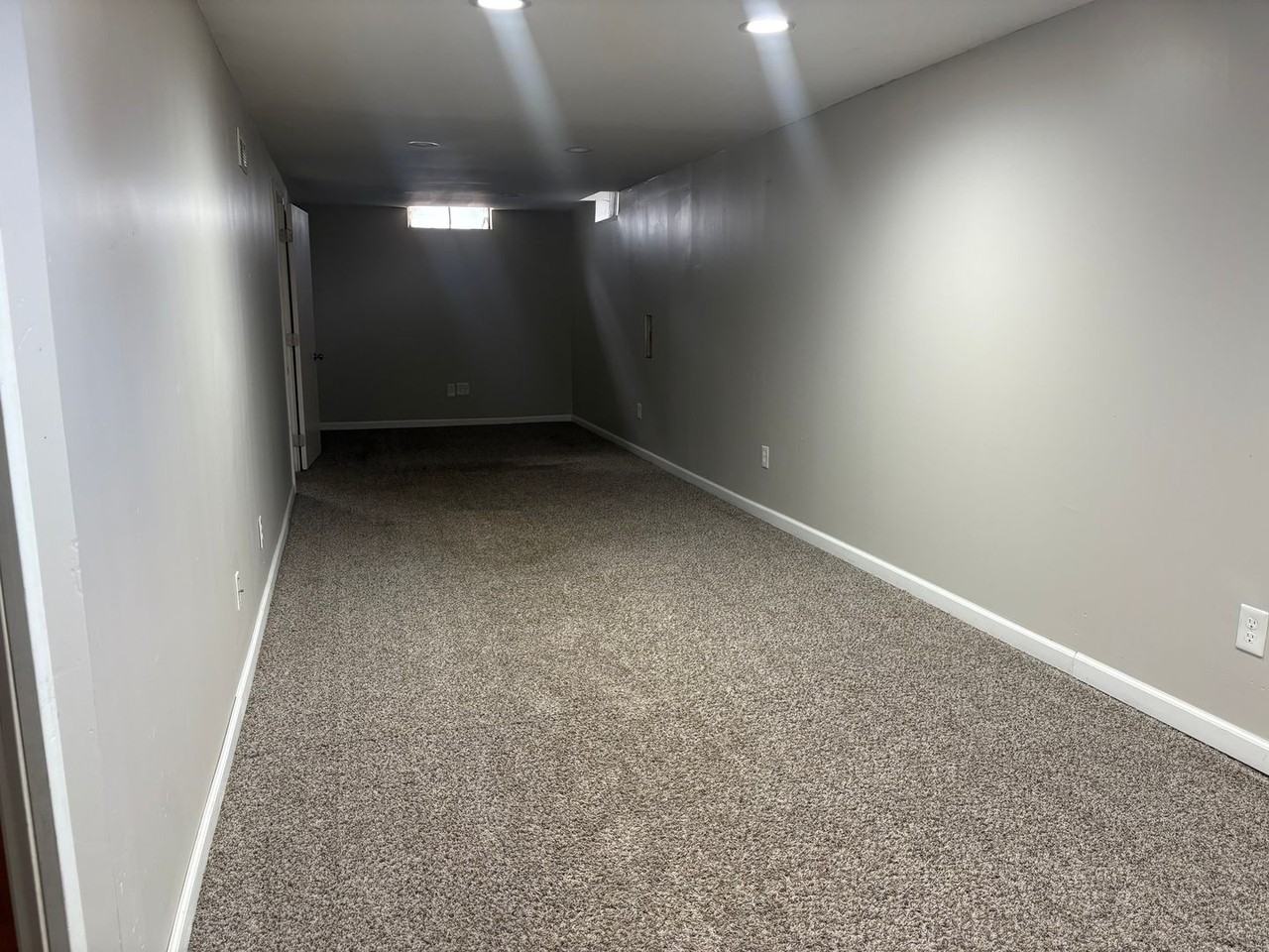 414 S Mount Carmel Ave - Photo 5 of 10