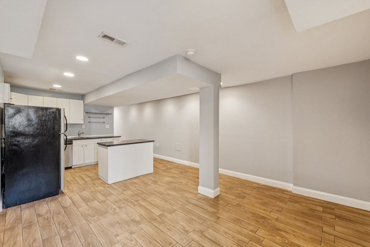 1440 Fairmont St NW - Photo 6 of 45