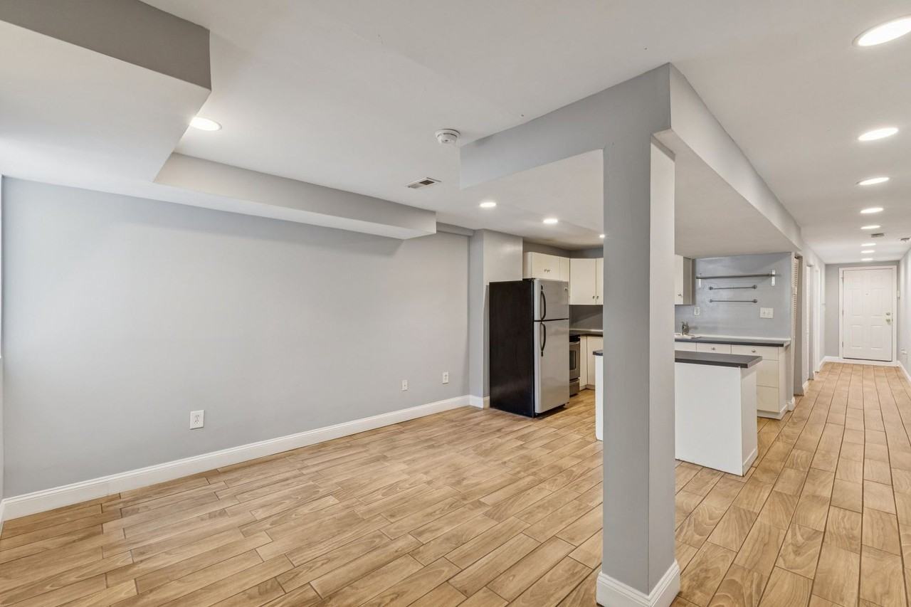 1440 Fairmont St NW - Photo 7 of 45