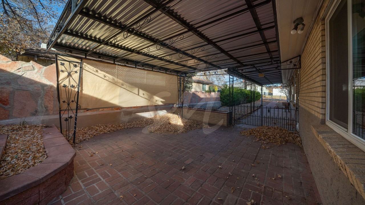 1508 N Cedar St - Photo 2 of 15