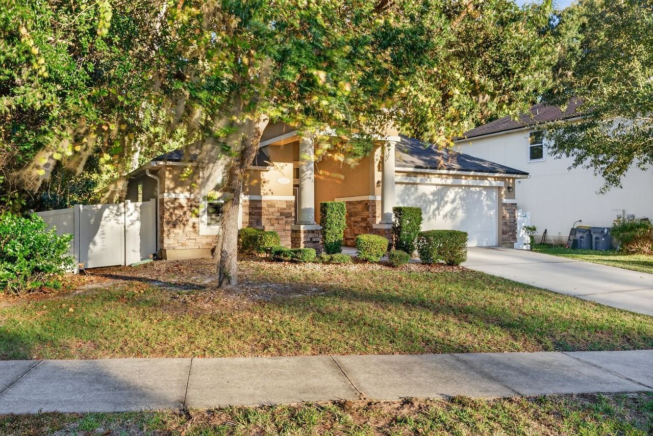 15885 Bainebridge Drive - Photo 4 of 50