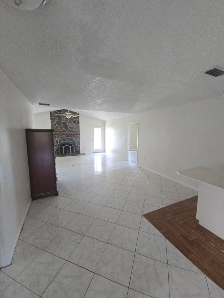 1398 Lucerne Loop Rd Ne - Photo 6 of 14