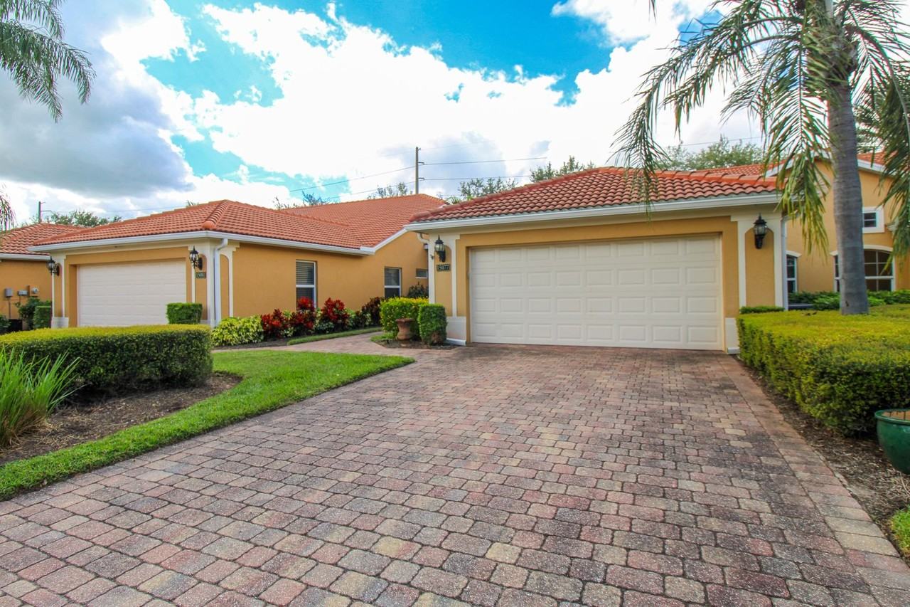 15077 Cortona Way - Photo 6 of 41