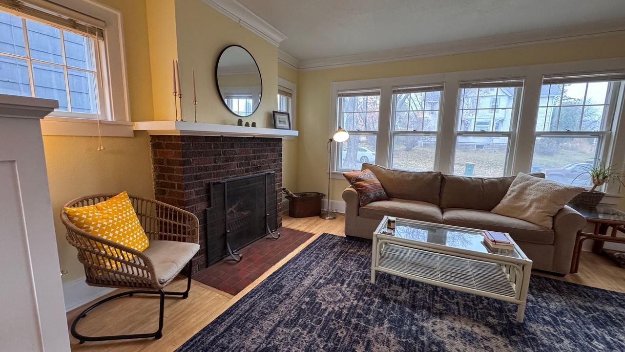 505 N 16th Ave E - Photo 3 of 39