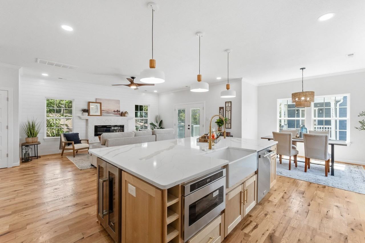 9542 17th Bay St - Photo 6 of 47