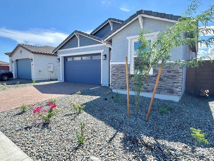 9753 West Cheery Lynn Road - Photo 3 of 44