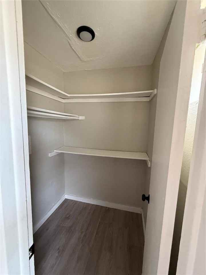 1020 S Rock Island Ave - Photo 5 of 10