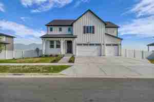 featured image of 2468 N Paintbrush Dr