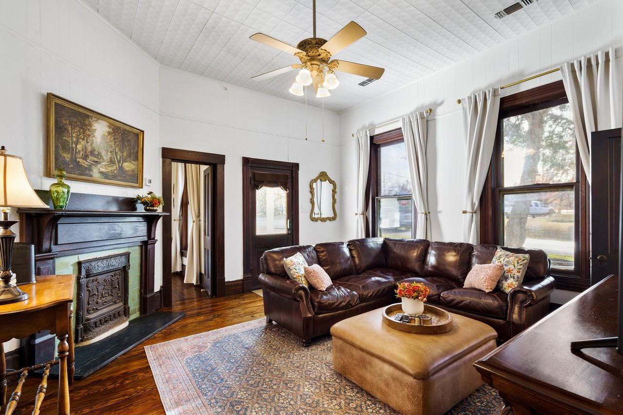 676 S Waco St #NA - Photo 2 of 26