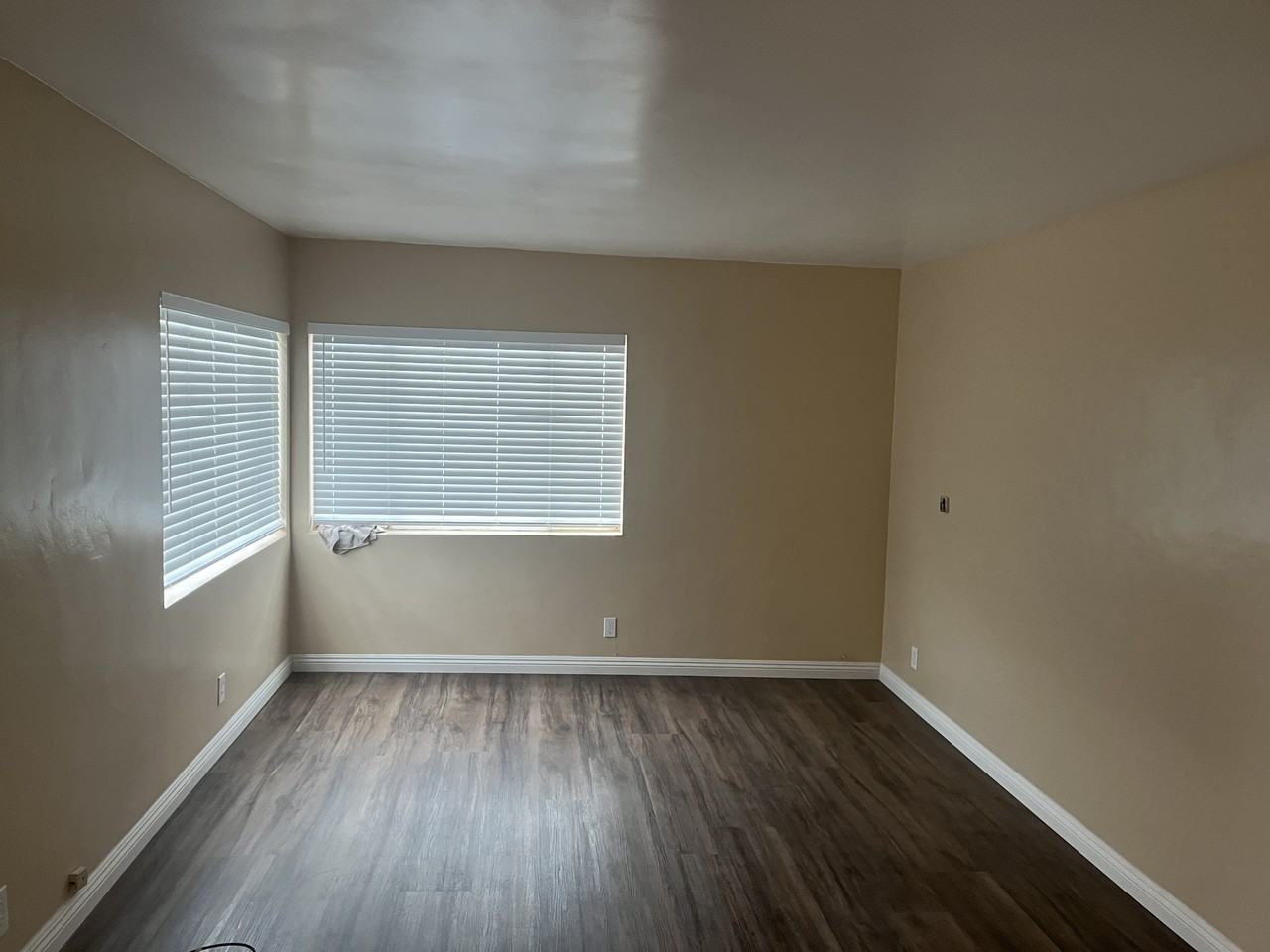 1423 W 106th St #NA - Photo 2 of 9