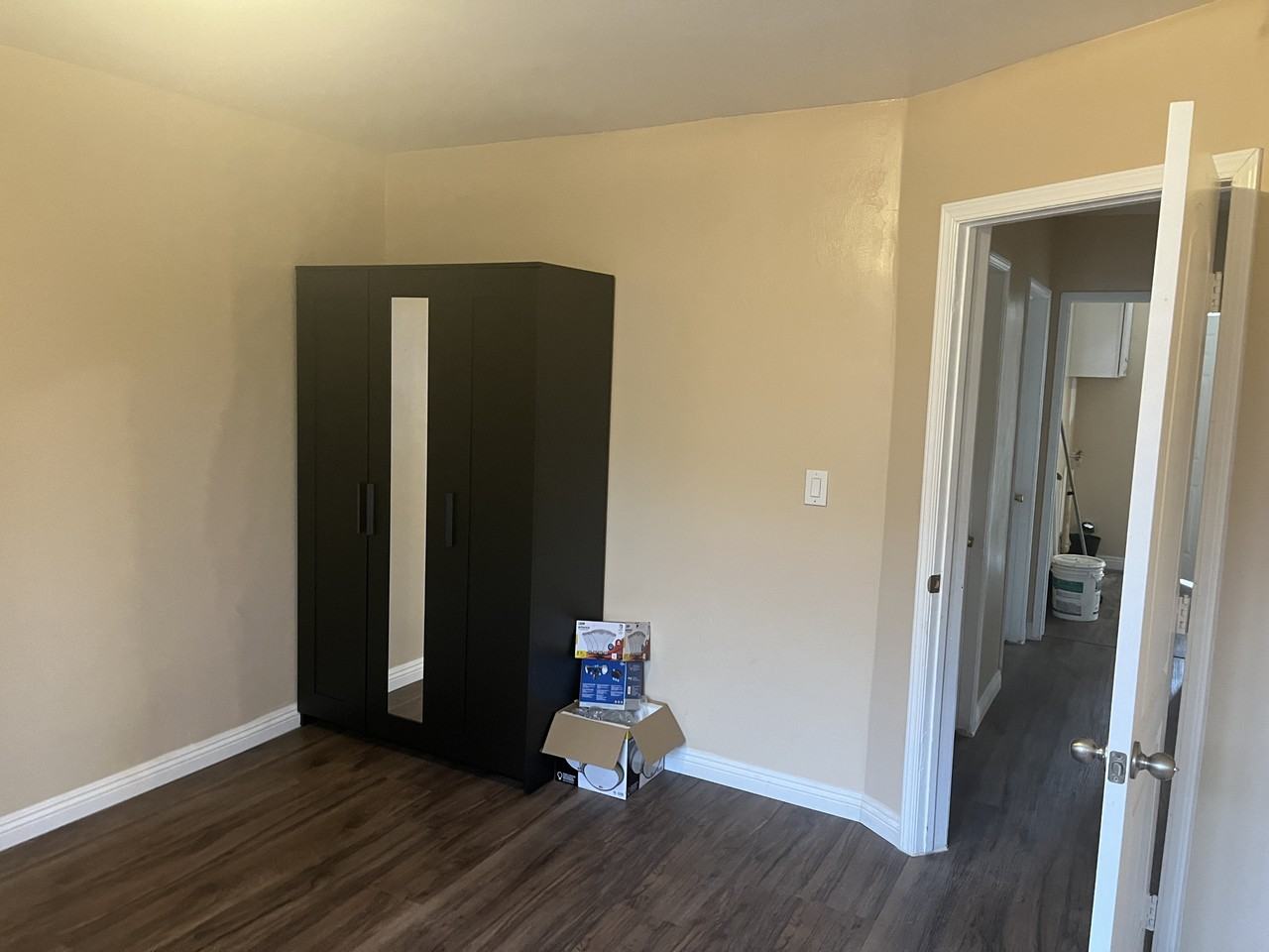 1423 W 106th St #NA - Photo 5 of 9