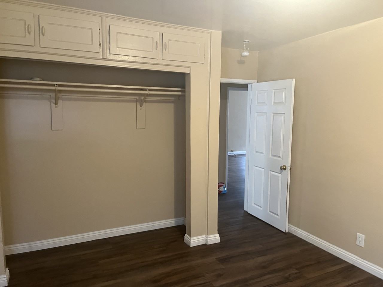 1423 W 106th St #NA - Photo 6 of 9