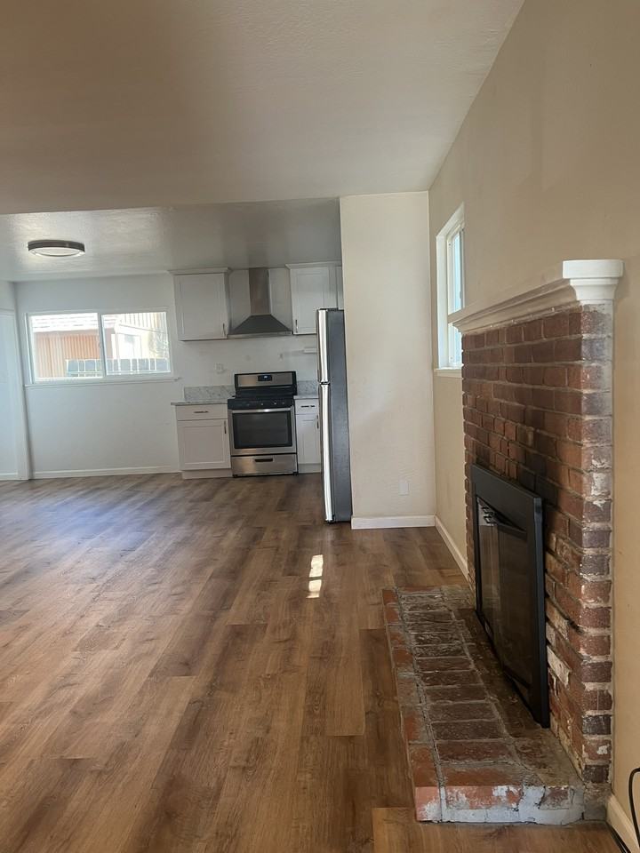 3342 Treehaven Dr #B - Photo 6 of 18