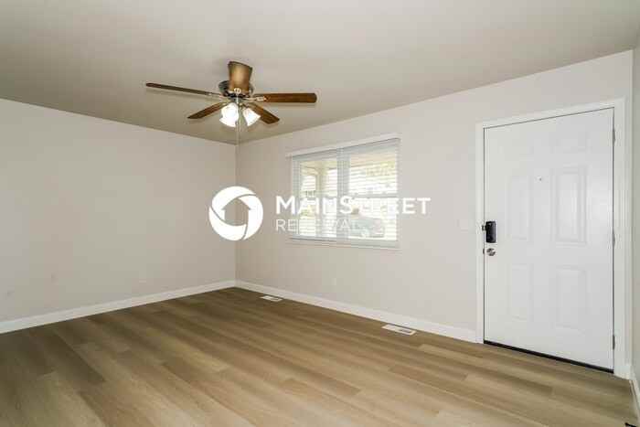 623 Riverside Drive - Photo 2 of 19