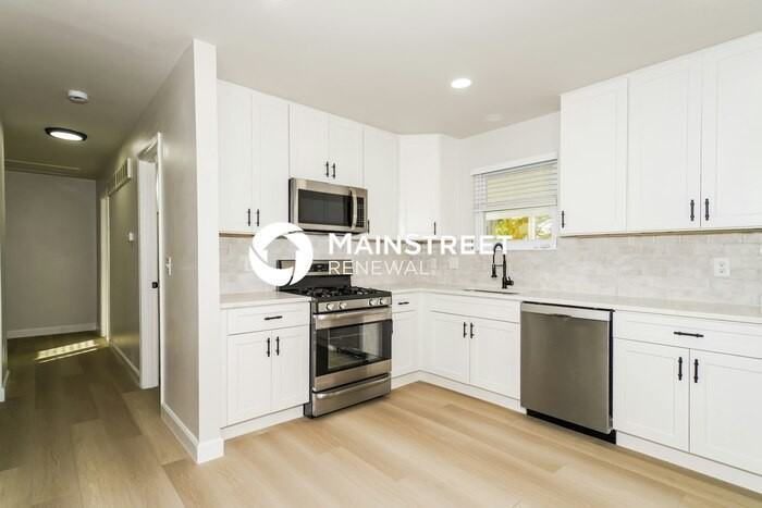 623 Riverside Drive - Photo 7 of 19