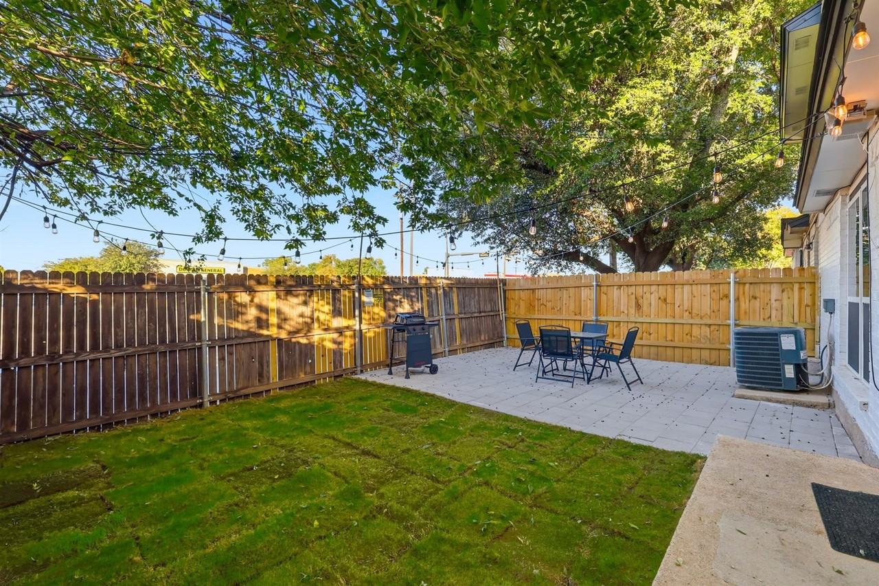 2162 E Arkansas Ln #2162 - Photo 3 of 35