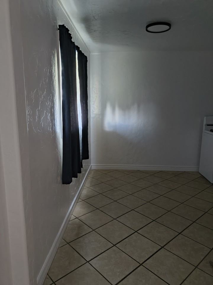 5025 S 4460 W #NA - Photo 2 of 10