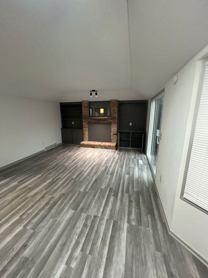 3512 Maple St - Photo 6 of 20