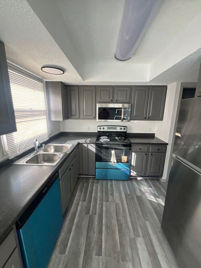 3512 Maple St - Photo 7 of 20