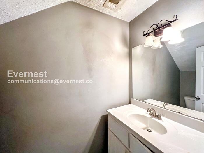 1800 Labette Manor Dr #5 - Photo 7 of 16