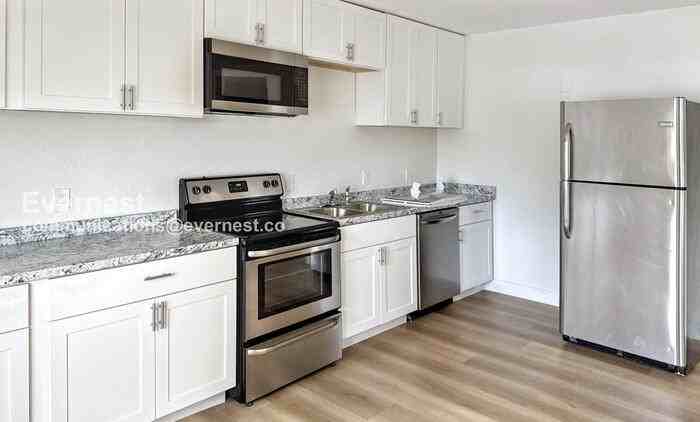 2317 West Adams Street #1 - Photo 3 of 25