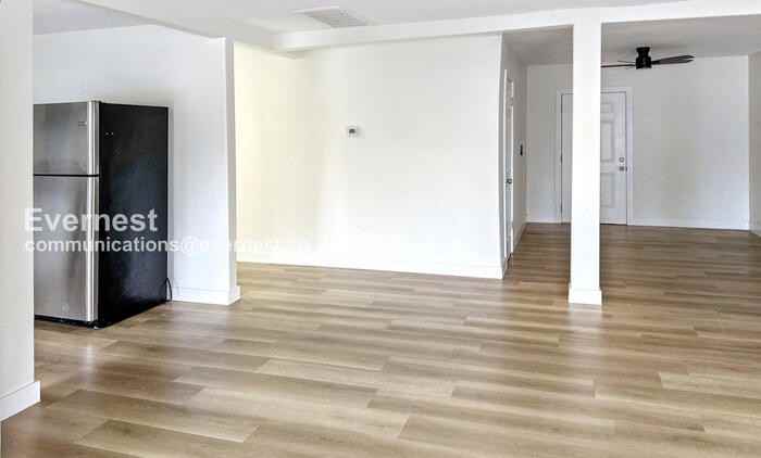 2317 W Adams St #1 - Photo 7 of 25