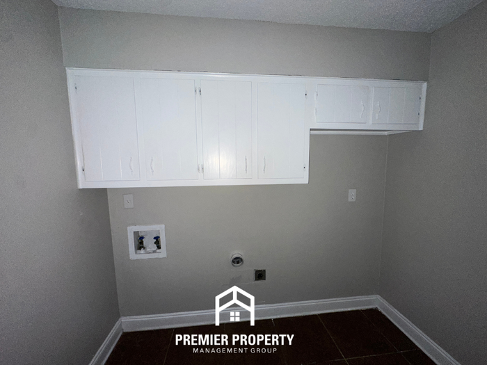 2714 Gerald Ford Dr W - Photo 6 of 24