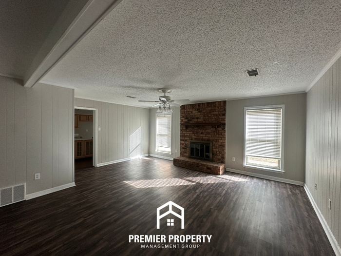 2714 Gerald Ford Dr W - Photo 7 of 24