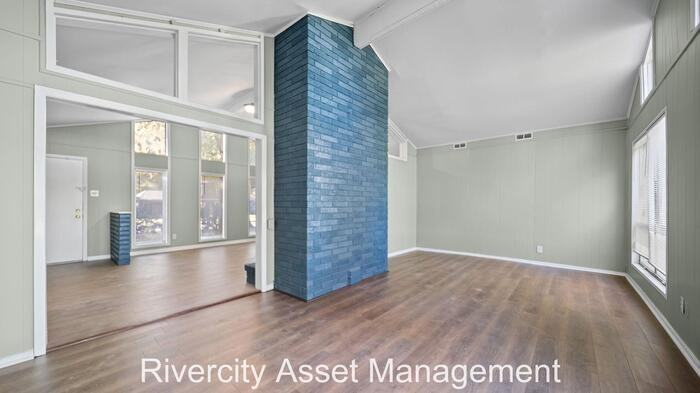 3164 Inverness Parkway Drive - Photo 6 of 18