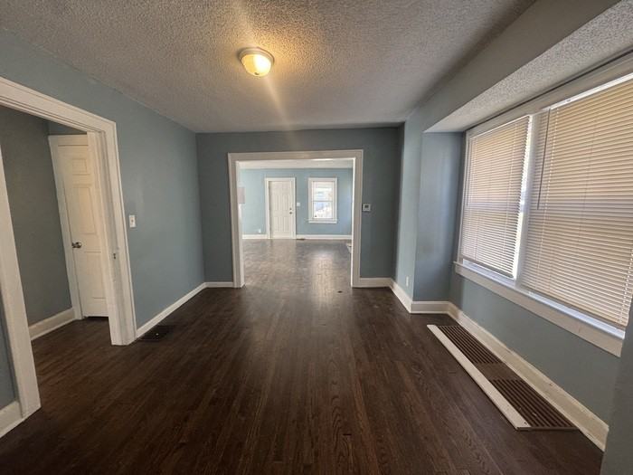 5701 Wabash Ave - Photo 5 of 23