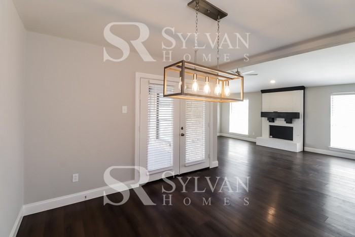 2211 Big Bend Dr - Photo 5 of 15