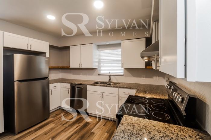 2211 Big Bend Dr - Photo 6 of 15