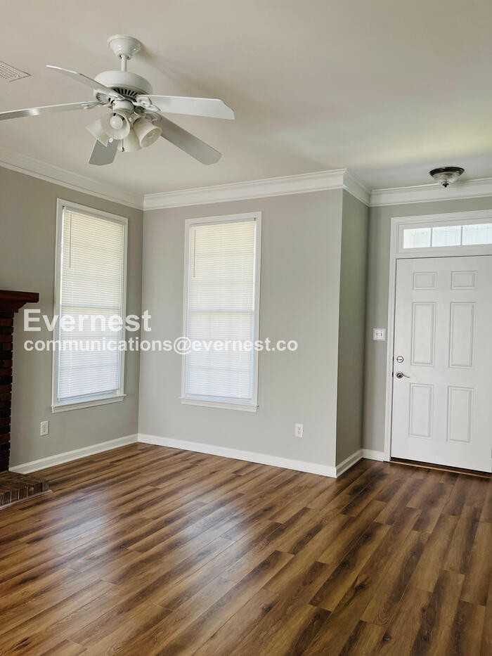 11925 Long Forest Dr - Photo 6 of 24