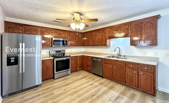 720 William Howard Pl - Photo 2 of 24