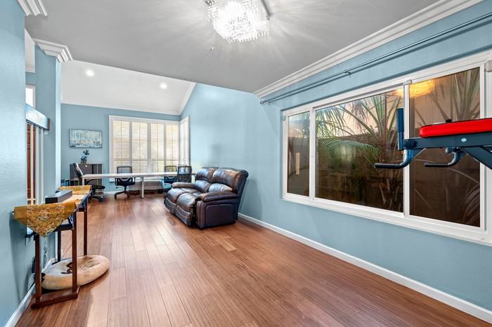 16336 Elmont Ave - Photo 7 of 41