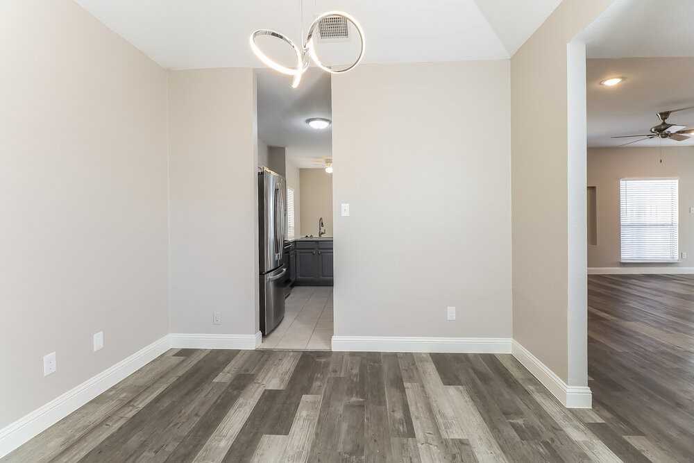 1029 Primrose St - Photo 6 of 16