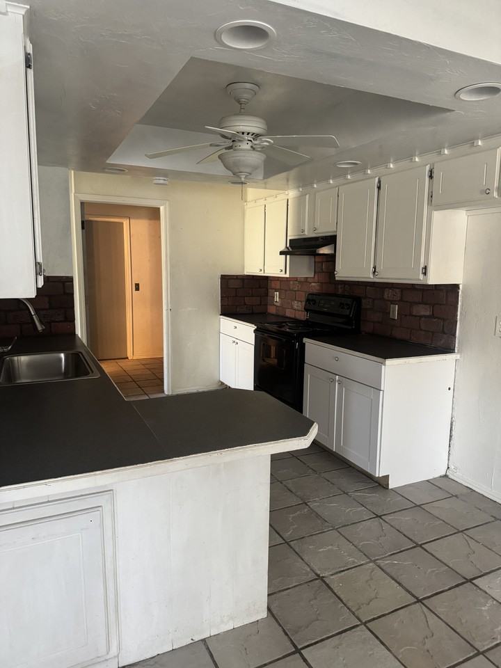 7009 Northwest 90th Street #NA - Photo 2 of 13