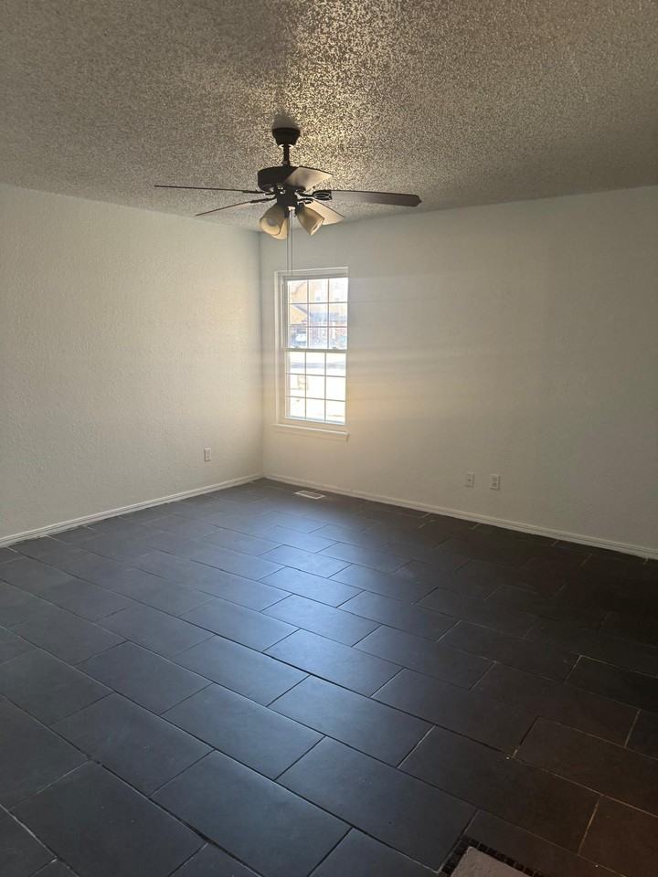 7009 Northwest 90th Street #NA - Photo 6 of 13