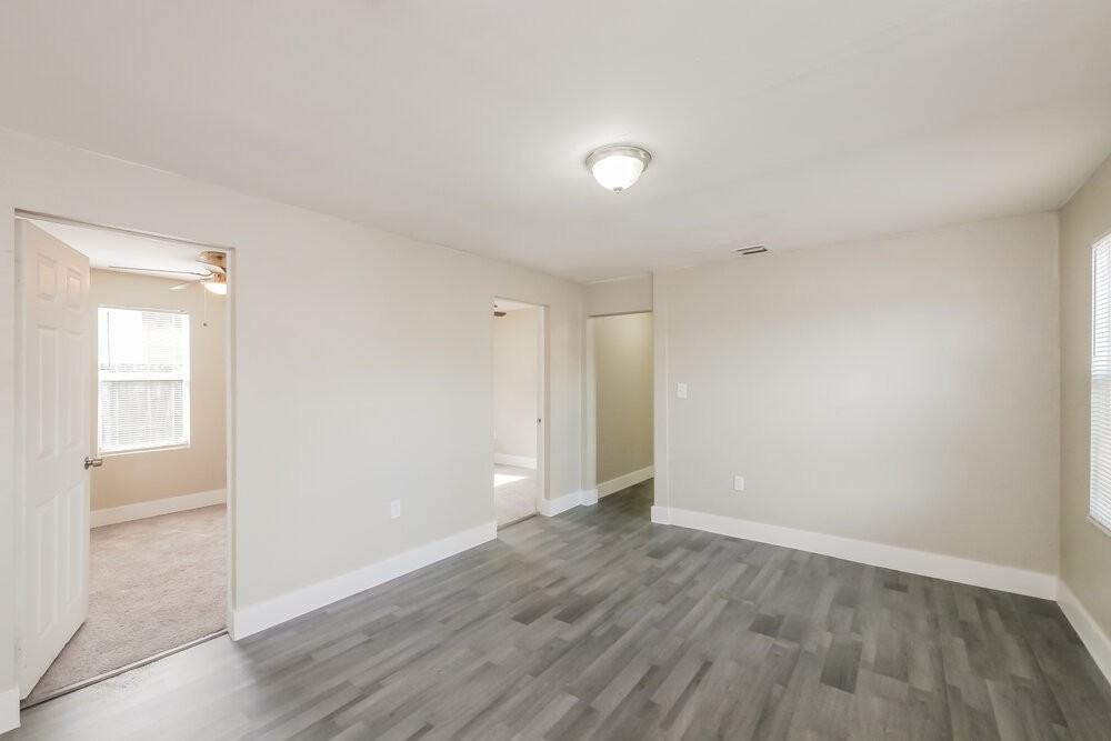 1115 North Andrews Avenue - Photo 3 of 16