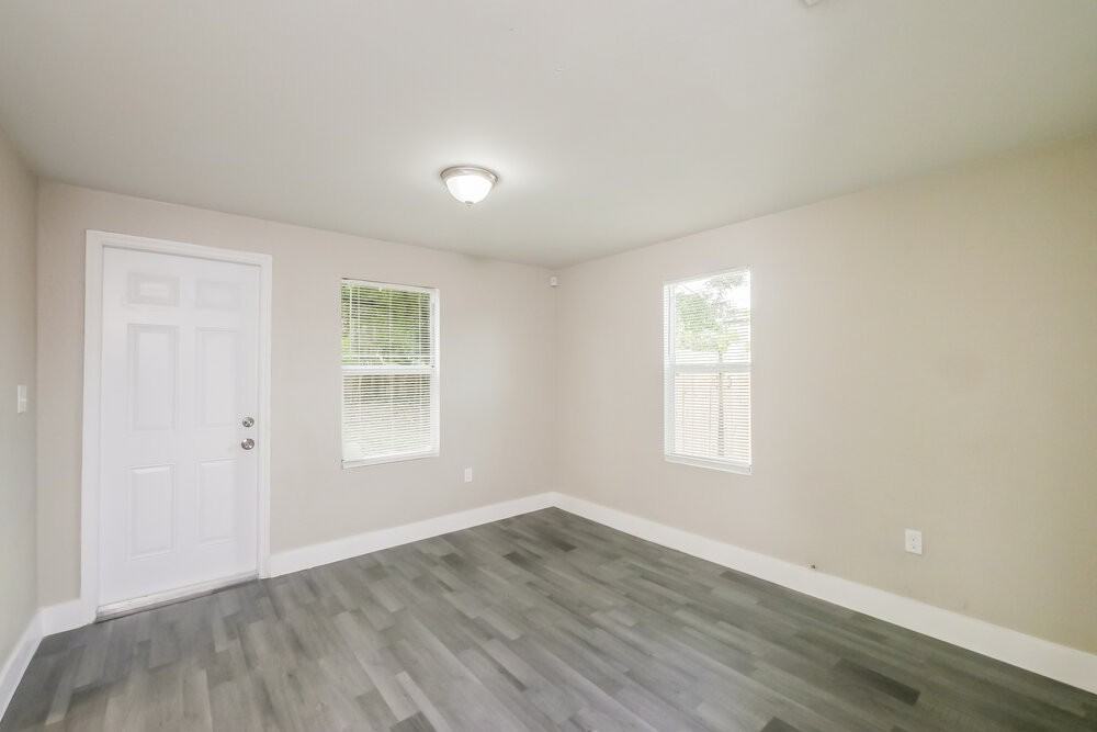 1115 North Andrews Avenue - Photo 5 of 16