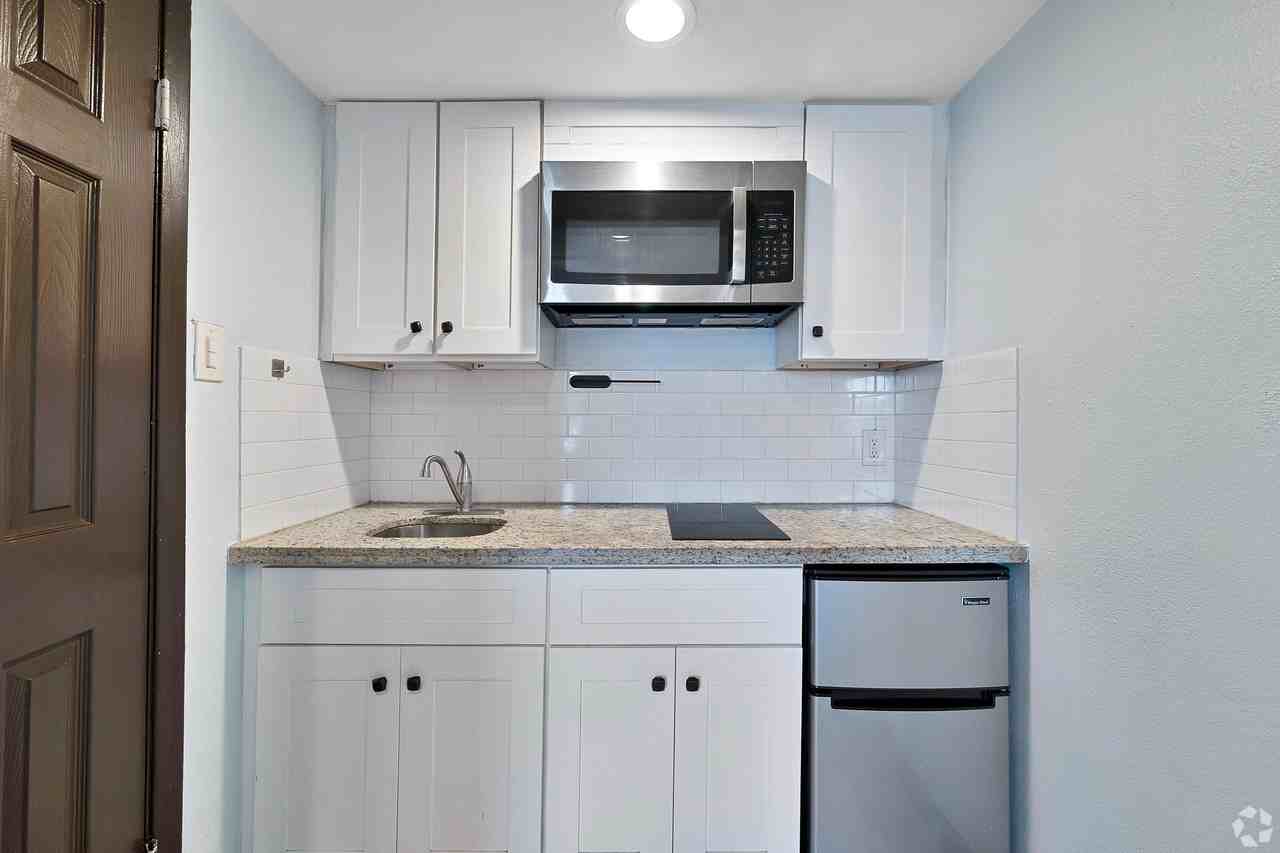 2617 Napoleon Street #6 - Photo 5 of 8