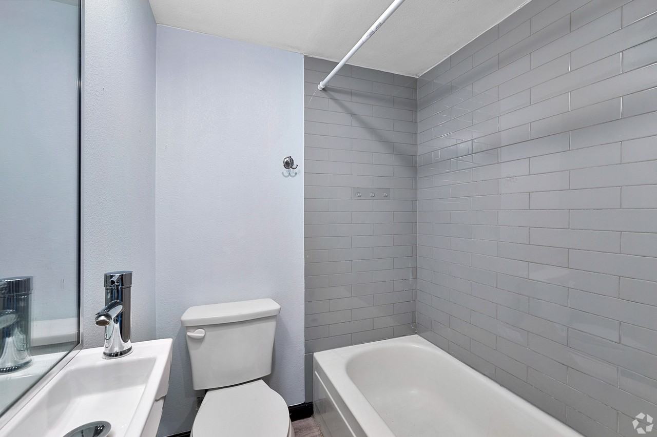 2617 Napoleon Street #6 - Photo 6 of 8