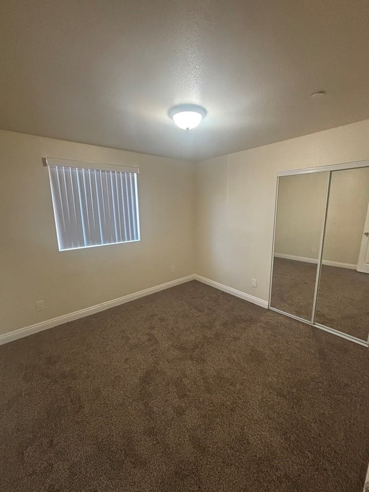 8848 Orchard Avenue - Photo 7 of 17