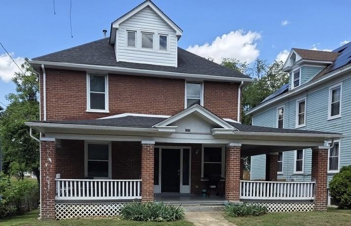 1609 Chapman Ave Sw #B - Photo 2 of 10