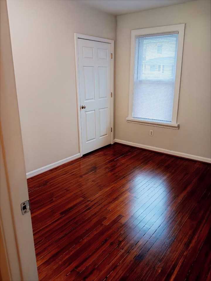 1609 Chapman Ave Sw #B - Photo 5 of 10